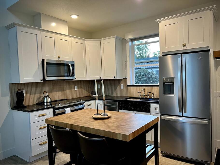 Brand New Custom Built Cottage In Downtown W/Pool! Salem Buitenkant foto