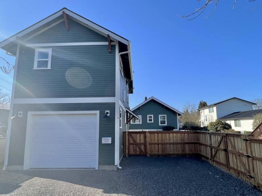 Brand New Custom Built Cottage In Downtown W/Pool! Salem Buitenkant foto