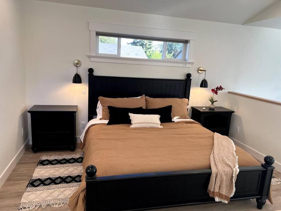 Brand New Custom Built Cottage In Downtown W/Pool! Salem Buitenkant foto