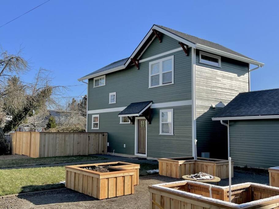Brand New Custom Built Cottage In Downtown W/Pool! Salem Buitenkant foto